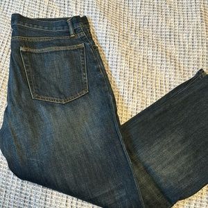 Gap size 34x30 medium wash, straight jeans